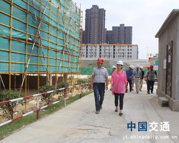 南昌市質(zhì)監(jiān)站領(lǐng)導(dǎo)蒞臨象湖隧道、九洲高架安置房項目檢查指導(dǎo)工作